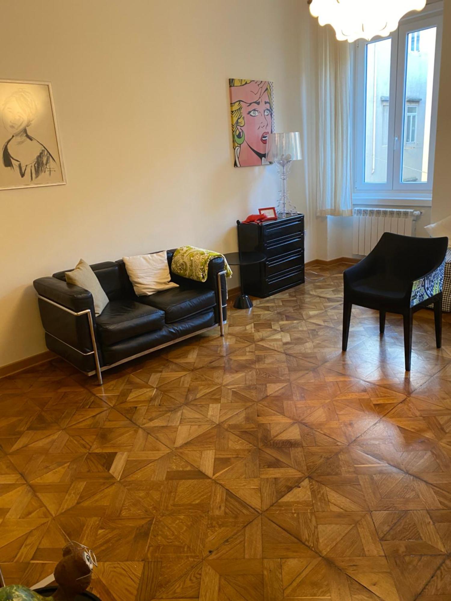 Alla Scalinata Del Teatro Rossetti Parcheggio ตรีเอสเต ภายนอก รูปภาพ
