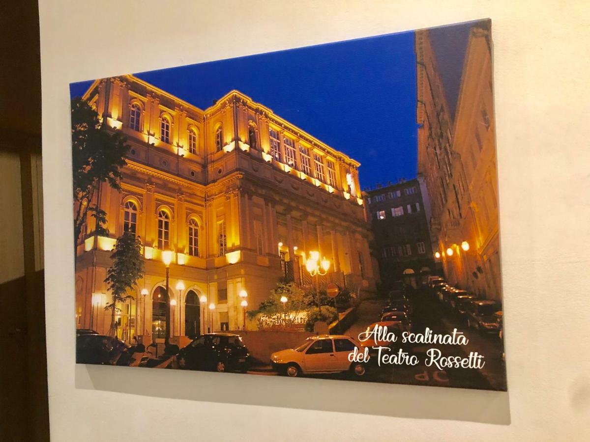 Alla Scalinata Del Teatro Rossetti Parcheggio ตรีเอสเต ภายนอก รูปภาพ