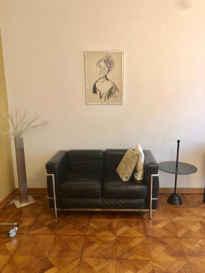 Alla Scalinata Del Teatro Rossetti Parcheggio ตรีเอสเต ภายนอก รูปภาพ